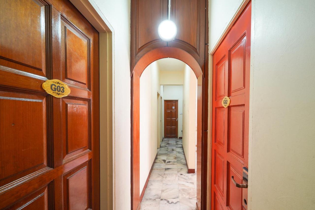 Отель Spot On 89645 Ong'S Court Джорджтаун Экстерьер фото