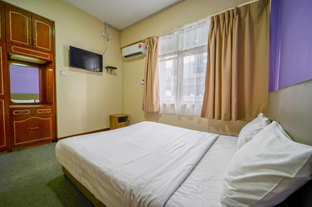 Отель Spot On 89645 Ong'S Court Джорджтаун Экстерьер фото